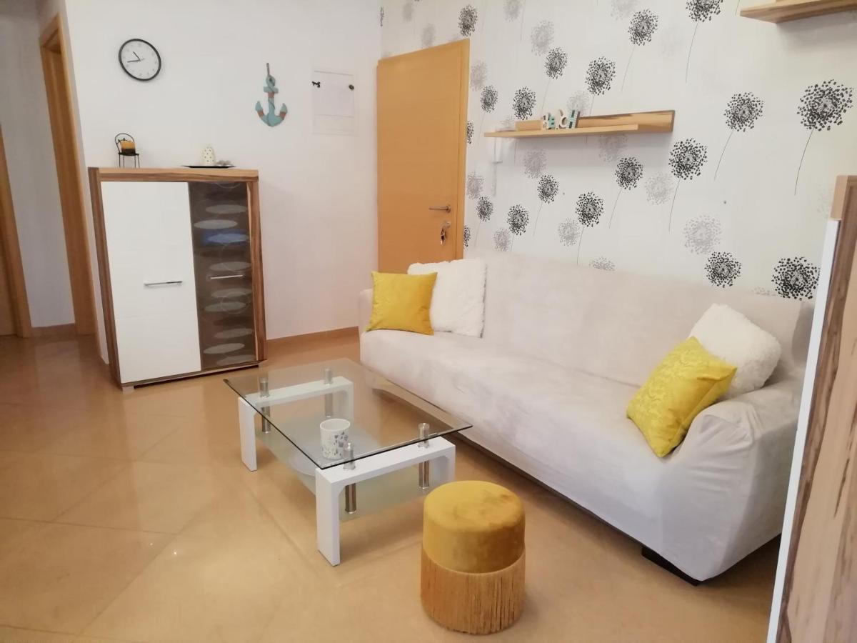 Apartment Fancy Malinska Exterior foto